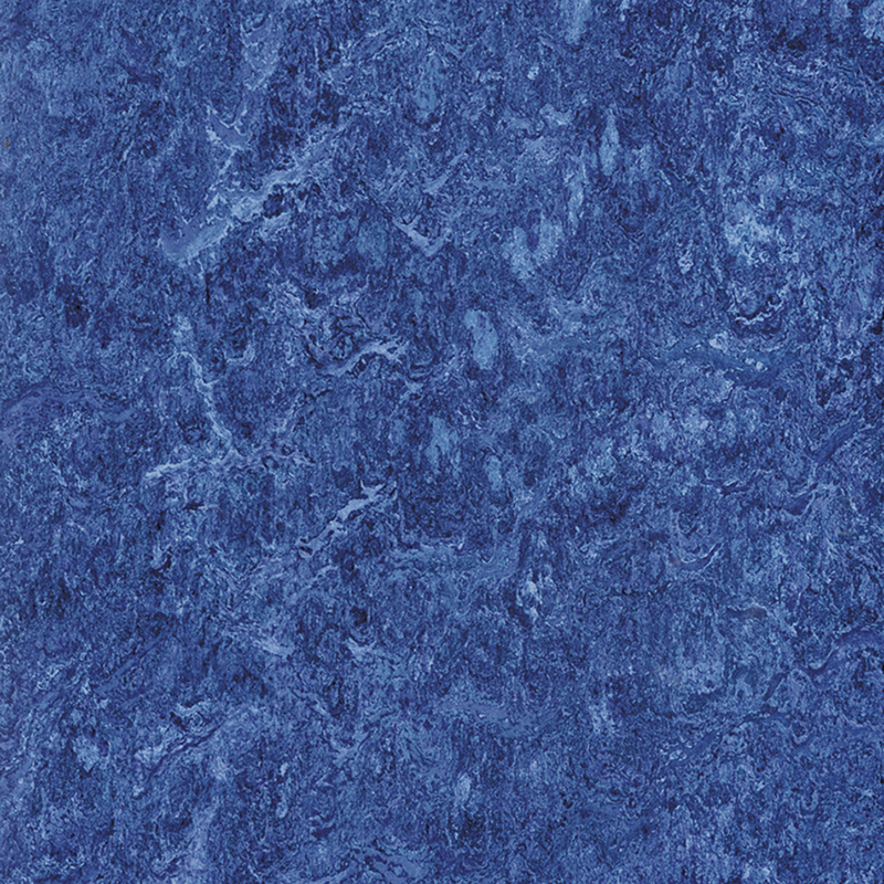 Leke direnci ve düşük maliyetli heterojen zemin kaplaması