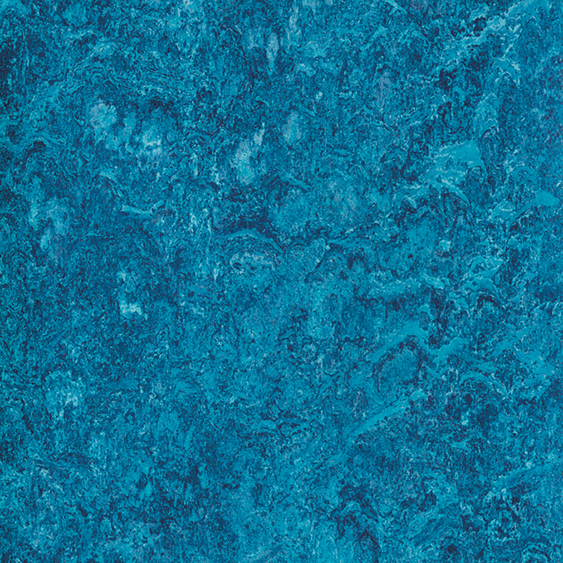 Leke direnci ve düşük maliyetli heterojen zemin kaplaması